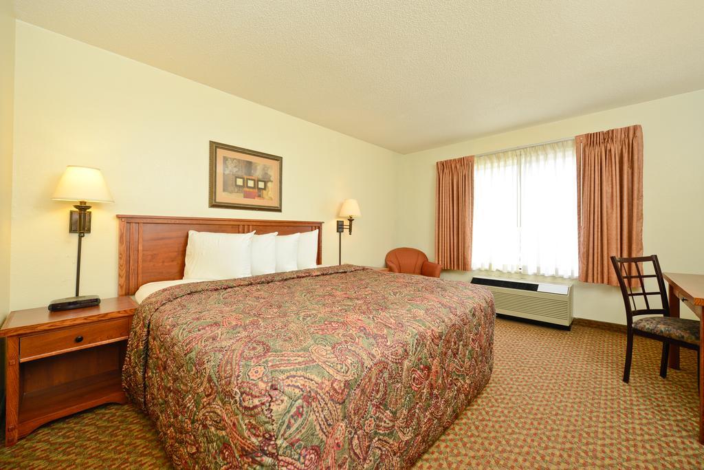 Americas Best Value Inn And Suites Overland Park Rom bilde